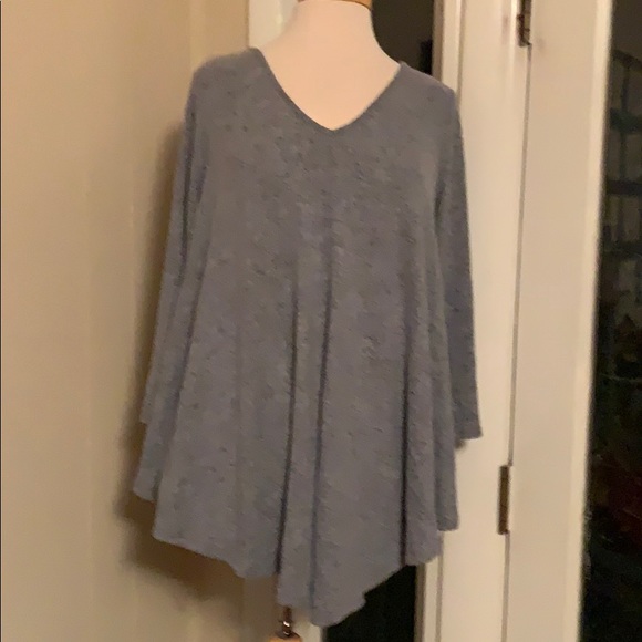 Green Envelope Tops - Gray tunic